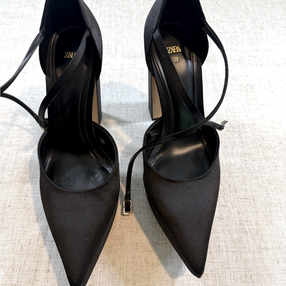 ZARA LIMITED EDITION HEELED PLATFORM SHOES. Satin black. - Picture 3 of 7